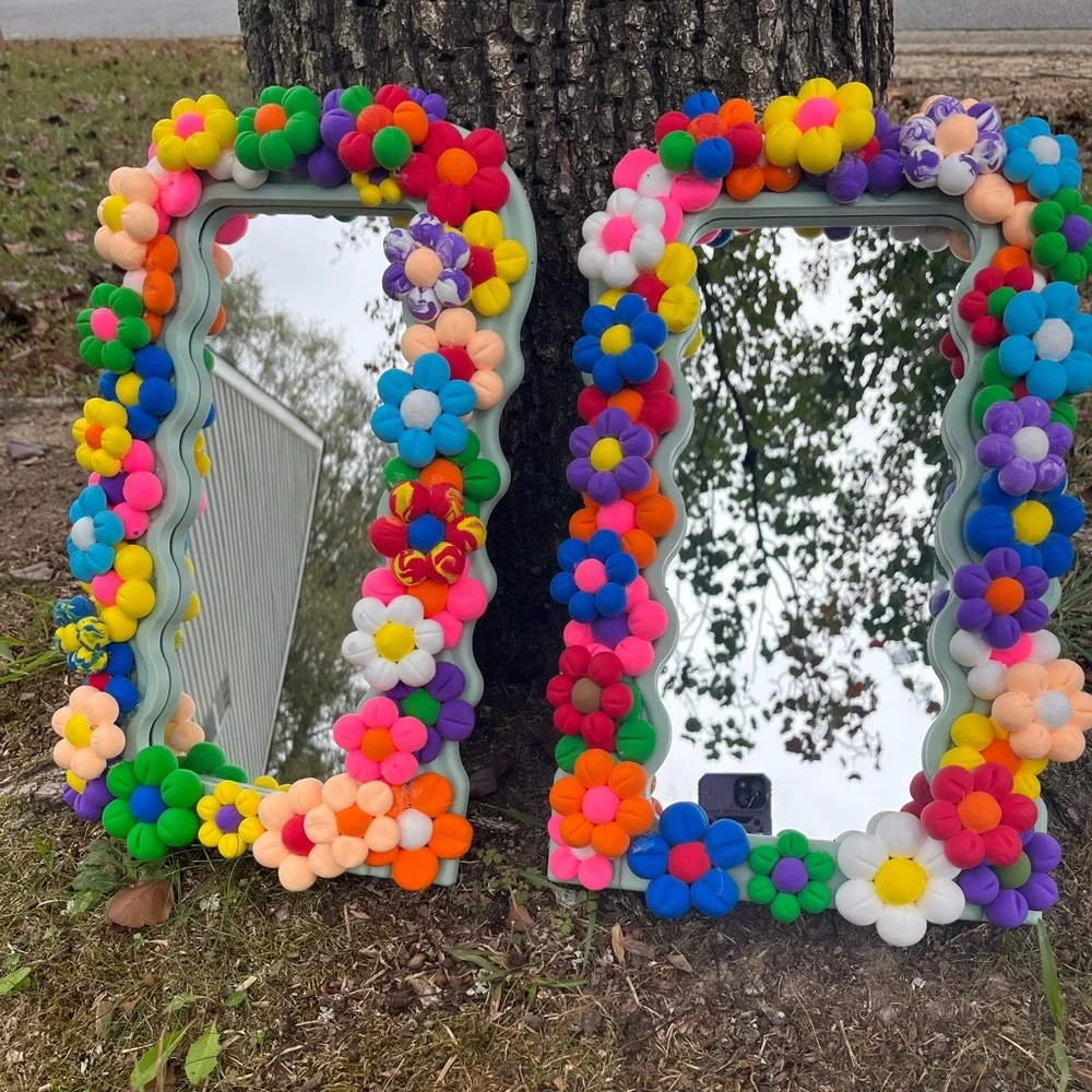 Blooming Reflections: Elegant Flower Mirrors